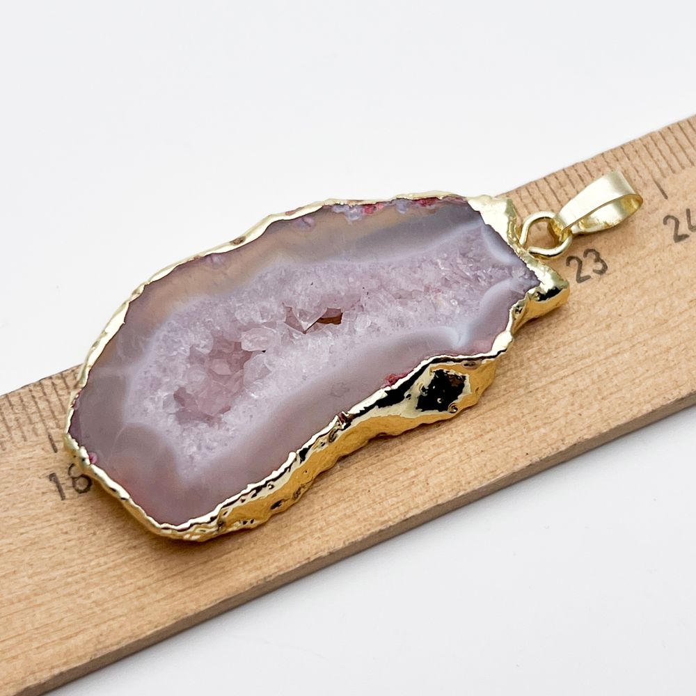 Срез агата тонированный в оправе, подвеска, размер камня 45*23 мм, цена за 1 шт