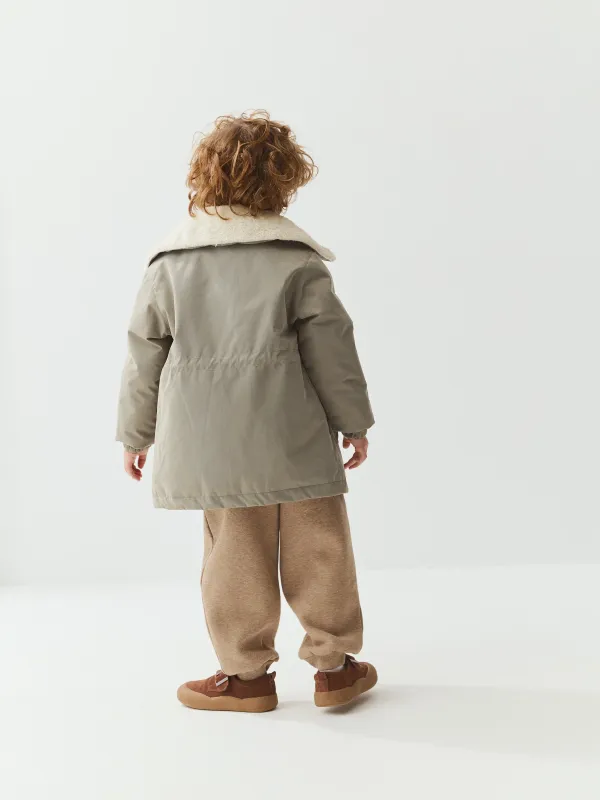 Парка демисезонная с меховым воротником 