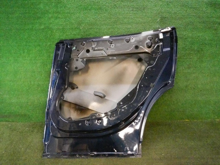 Дверь задняя правая Maserati Levante (2016-2024)