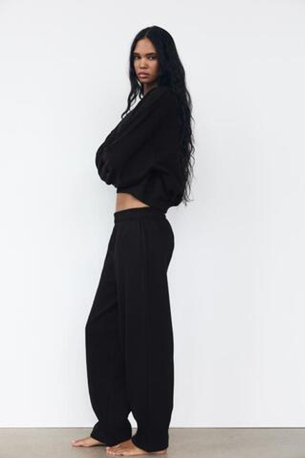 ZARA БАЗОВАЯ ТОЛСТОВКА ИЗ МЯГКОЙ ТКАНИ, ЧЕРНЫЙ