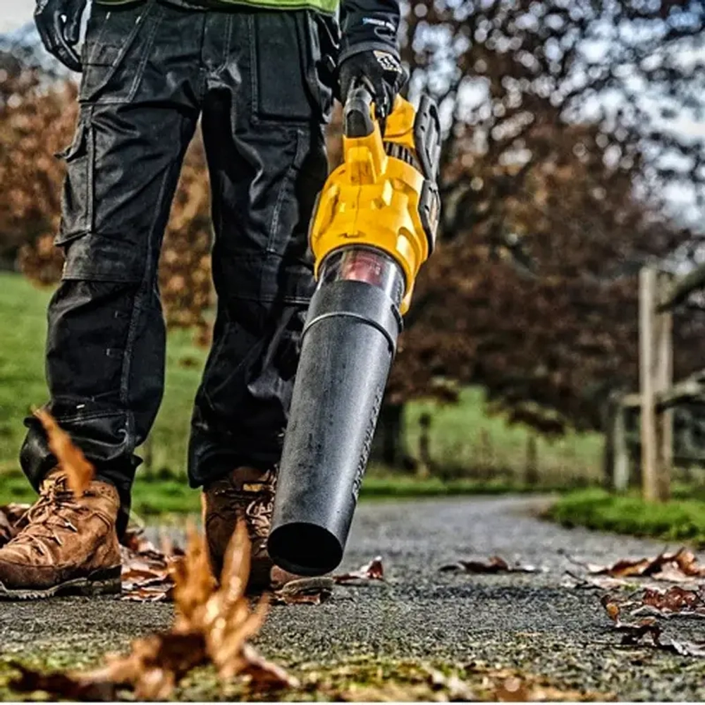 DeWalt DCMBA572X1 54В воздуходув (1 x 3 Ач, ЗУ) 55.5 м/с