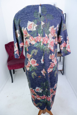 Платье приятное не только на ощупь, но и стилистически 50 размер