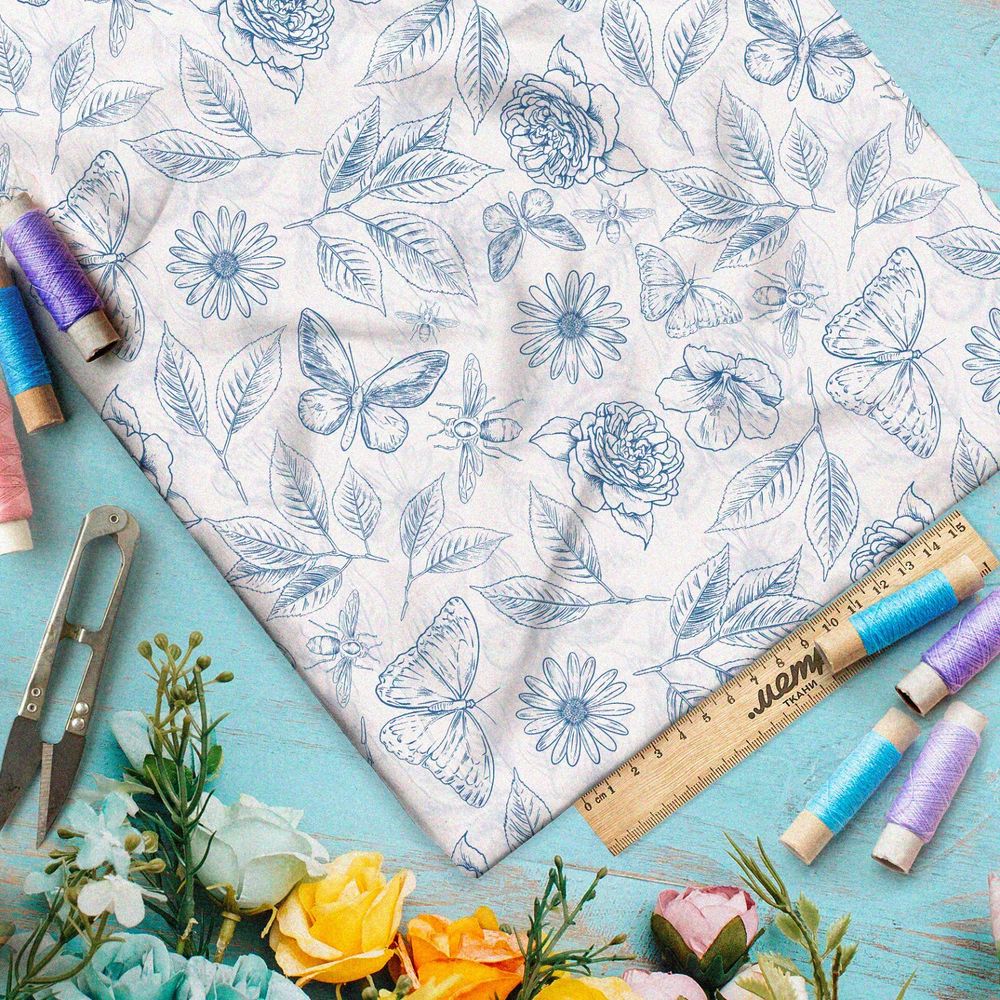 Ткань шифон эскиз синих цветов, листьев и бабочек