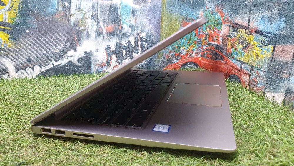 Игровой ASUS i3-6/12Gb/FHD/Zenbook UX303UA-R4260T/Windows 11