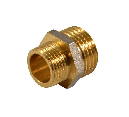 Ниппель латунный переходной 1/2"х1/4"