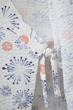 ZARA КОМПЛЕКТ ИЗ КИМОНО И ШОРТОВ-БЕРМУДОВ С ПРИНТОМ, ЭКРЮ