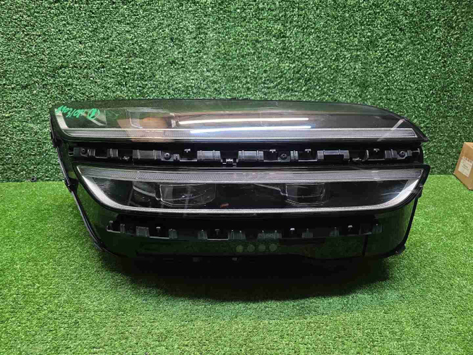 Фара правая Genesis GV70 (2020-2024) LED