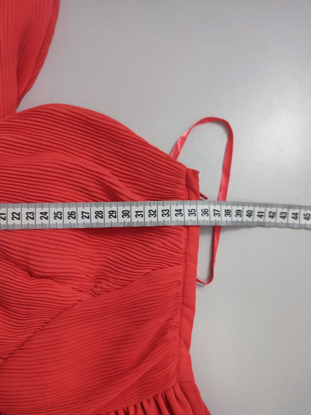 Платье H&M нарядное 40 размер