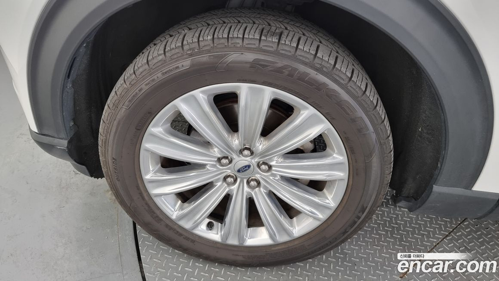 Ford Explorer 6 Generation 2.3 Limited 4WD (01.2020)