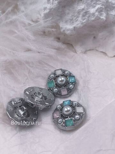 Пуговицы серебристые с квадратными цветными камнями стразами и жемчугом скидка