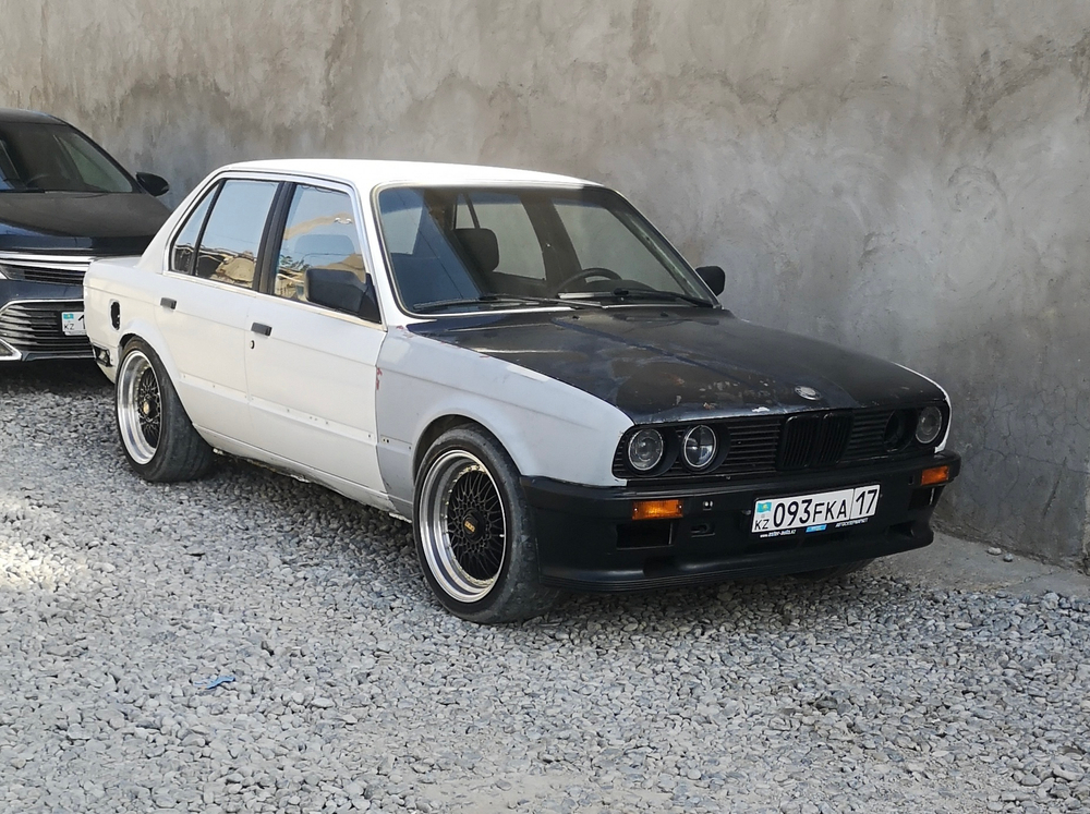 BMW E30 Mtech1 Передний Бампер (Реплика "Стекловолокно")