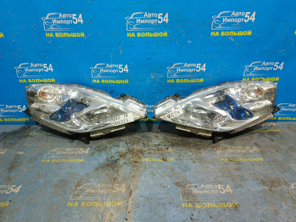 Фара передняя правая NISSAN LEAF 2009-2017