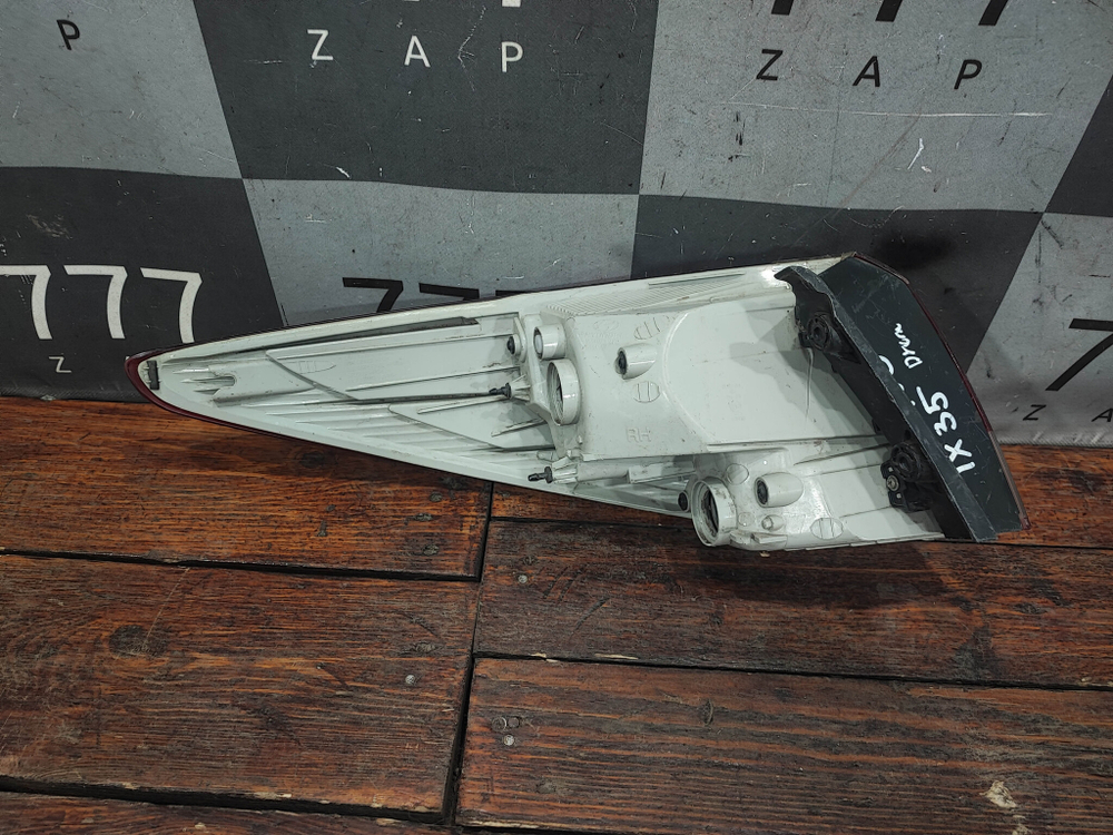 Фонарь задний правый внешний Hyundai ix35 (LM) 10-13 Б/У Оригинал 924022Y000