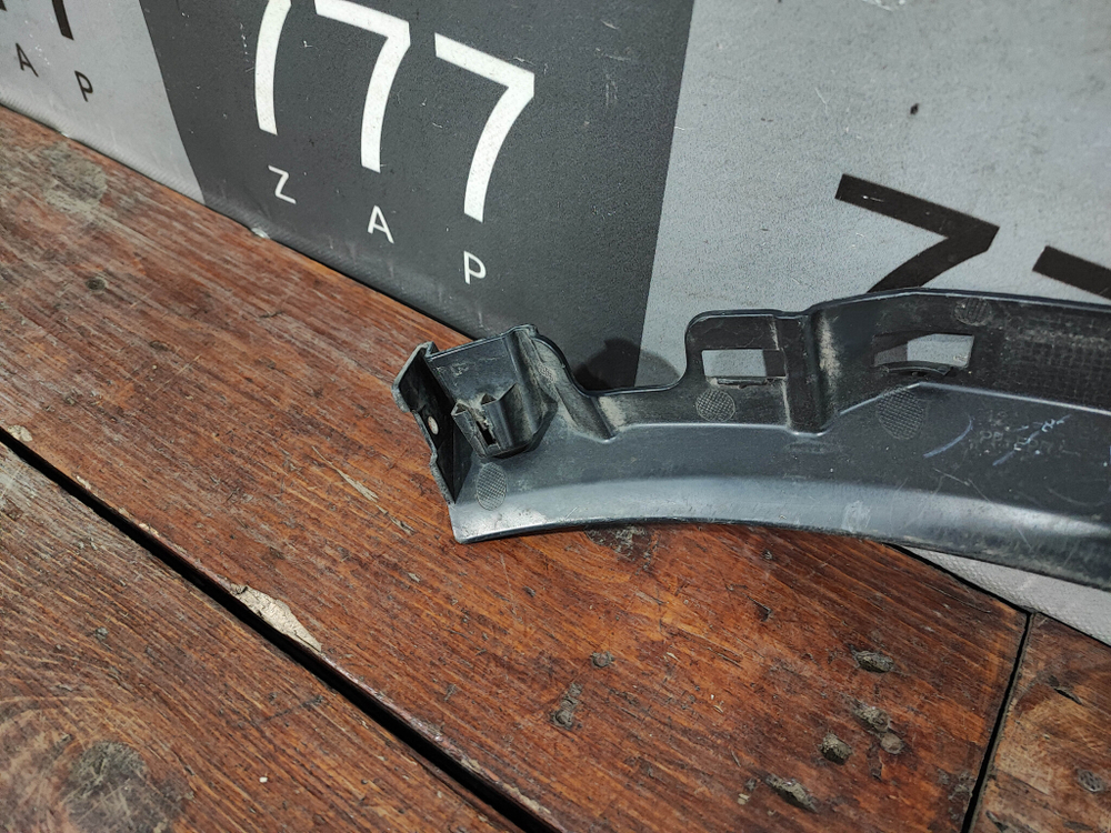 Кронштейн Адаптер молдинга задней правой двери LADA Niva Travel 20-нв Б/У Оригинал 21230821215680