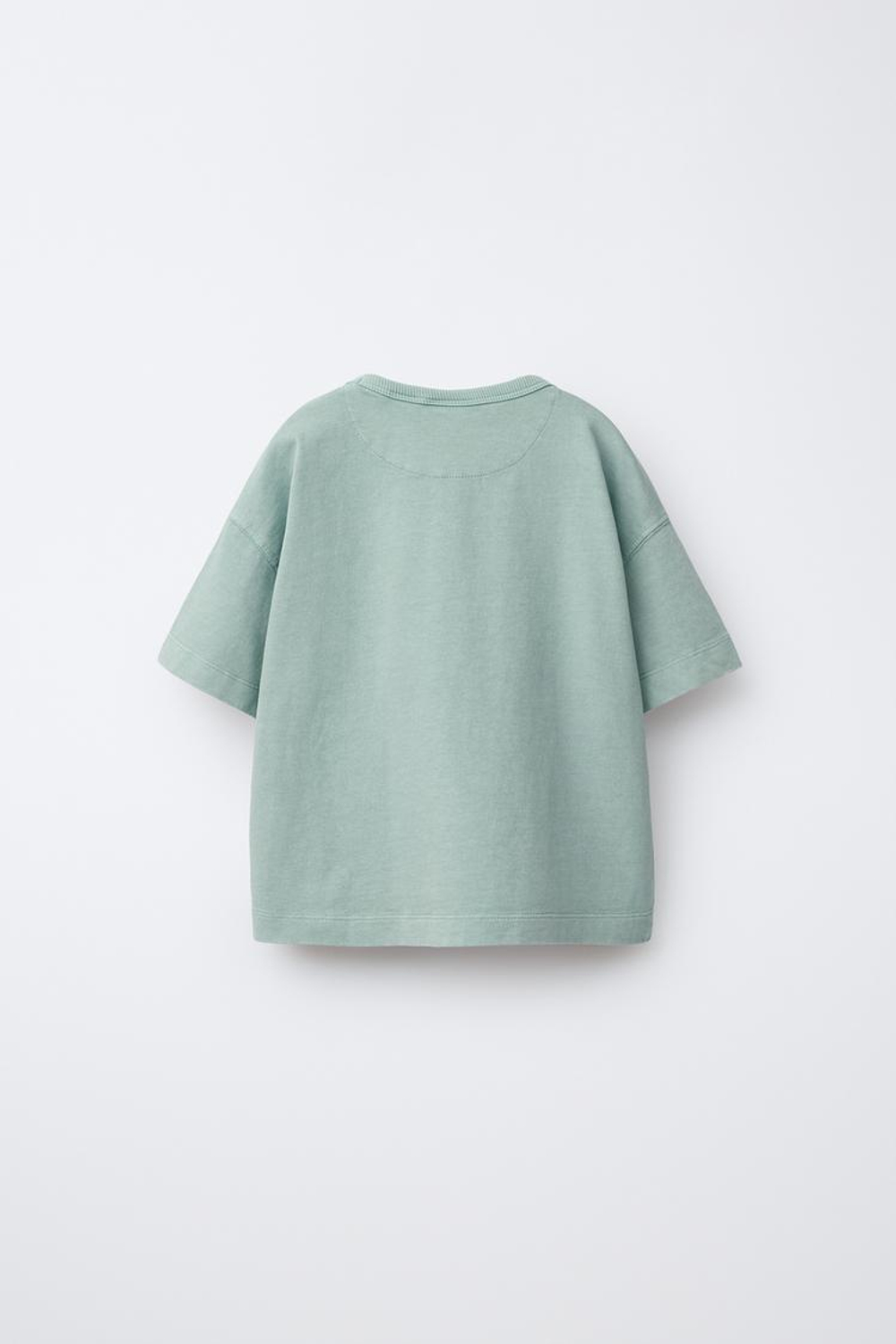 ZARA ОДНОТОННАЯ ФУТБОЛКА GARMENT DYE, ЛИНЯЛЫЙ ЗЕЛЕНЫЙ