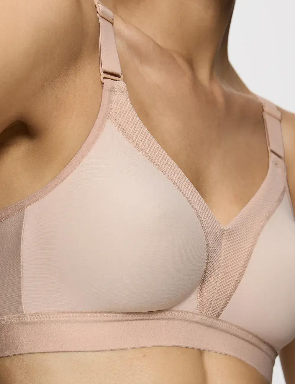 Бюстгальтер Triumph Triaction Wellness N