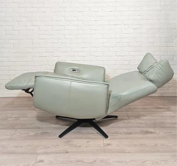 Кресло с электро-реклайнером Nagano, светло-голубая кожа