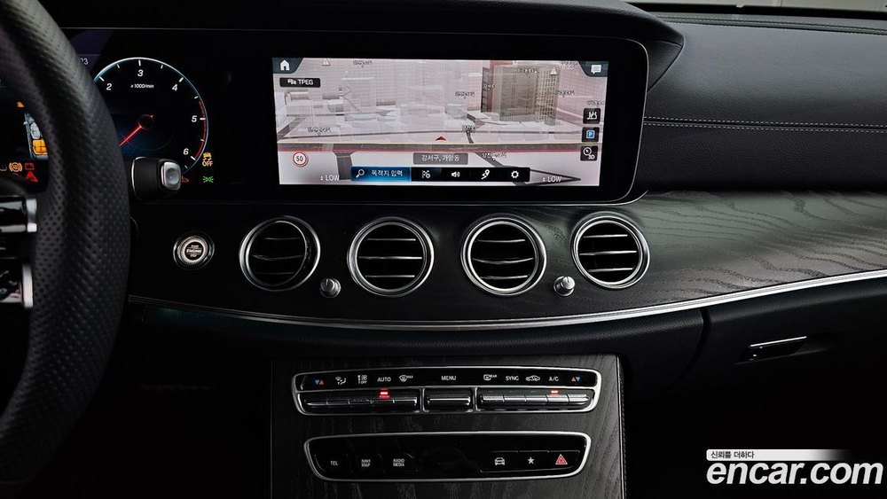 Mercedes-Benz E-Class W213 E220d 4MATIC AMG Line (08.2023)