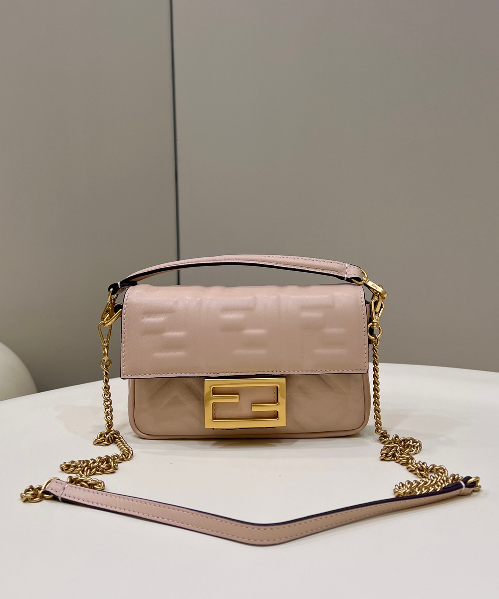 Fendi Baguette 19 cm