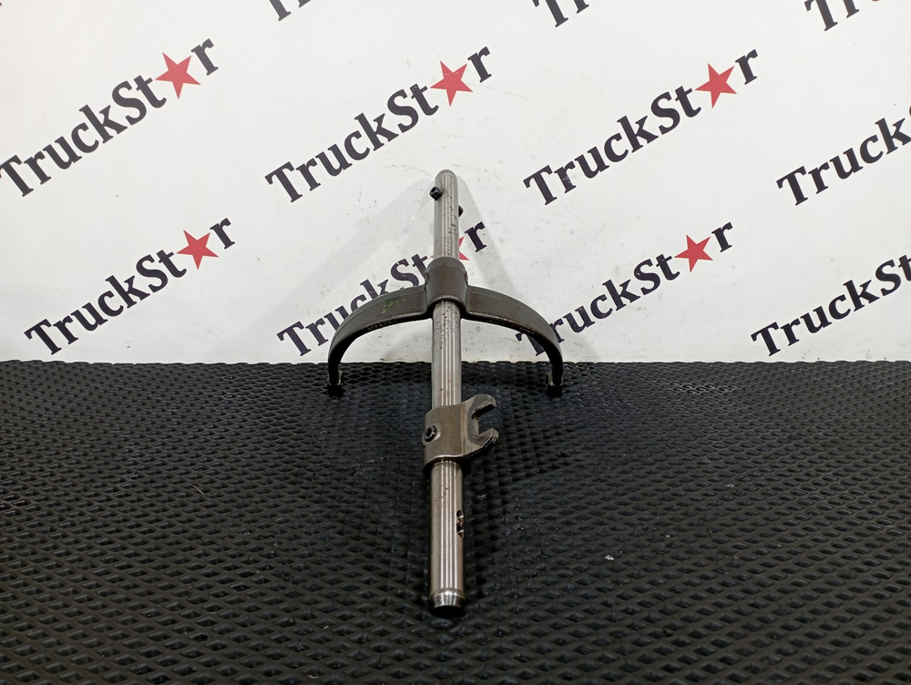 Вилка переключения передач