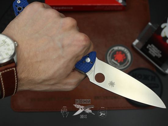 Складной нож Spyderco Resilience Lightweight 142PBL c клинком из стали CPM-S35VN, рукоять FRN