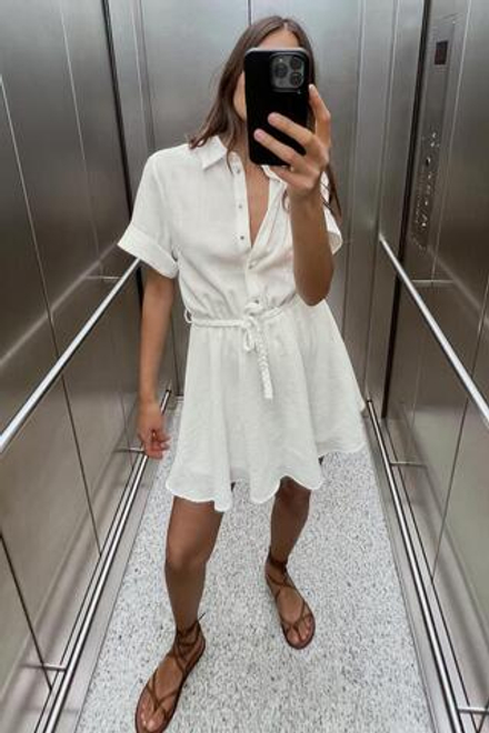 ZARA ПЛАТЬЕ-РУБАШКА С ПЛЕТЕНЫМ ПОЯСОМ, ЖЕЛТОВАТО-БЕЛЫЙ