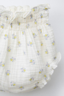 ZARA ТРУСЫ ИЗ РЕЛЬЕФНОЙ ТКАНИ С ЦВЕТОЧНЫМ ПРИНТОМ, ЖЕЛТОВАТО-БЕЛЫЙ