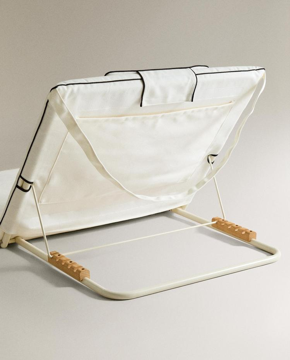 ZARA HOME БОЛЬШОЙ СКЛАДНОЙ ПЛЯЖНЫЙ ШЕЗЛОНГ, БЕЛЫЙ