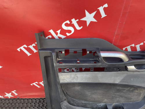 Обшивка двери левая