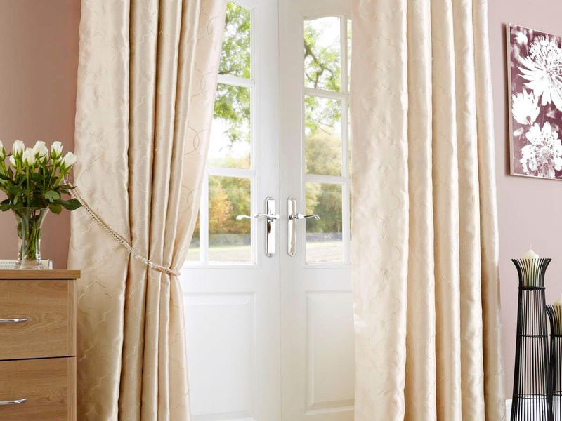 Шторы в спальню