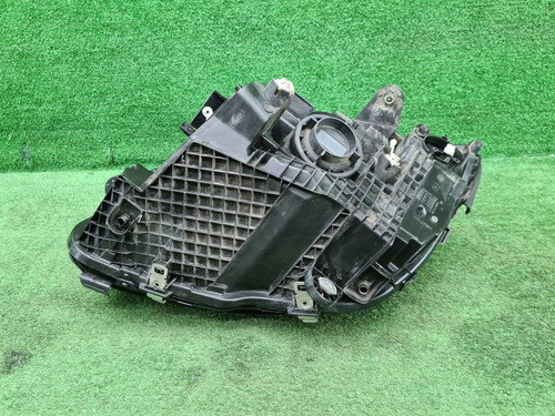 Фара правая Mercedes C w205 (2018-2023) LED