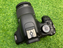 Canon 550D + 18-55mm 3.5-5.6 IS II