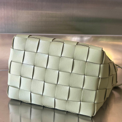 Bottega Veneta Small Bowling Cassette 22 cm