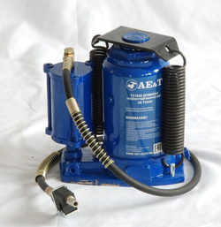 Домкрат пневмогидравлический 30 т бутылочный Т21030 AE&T