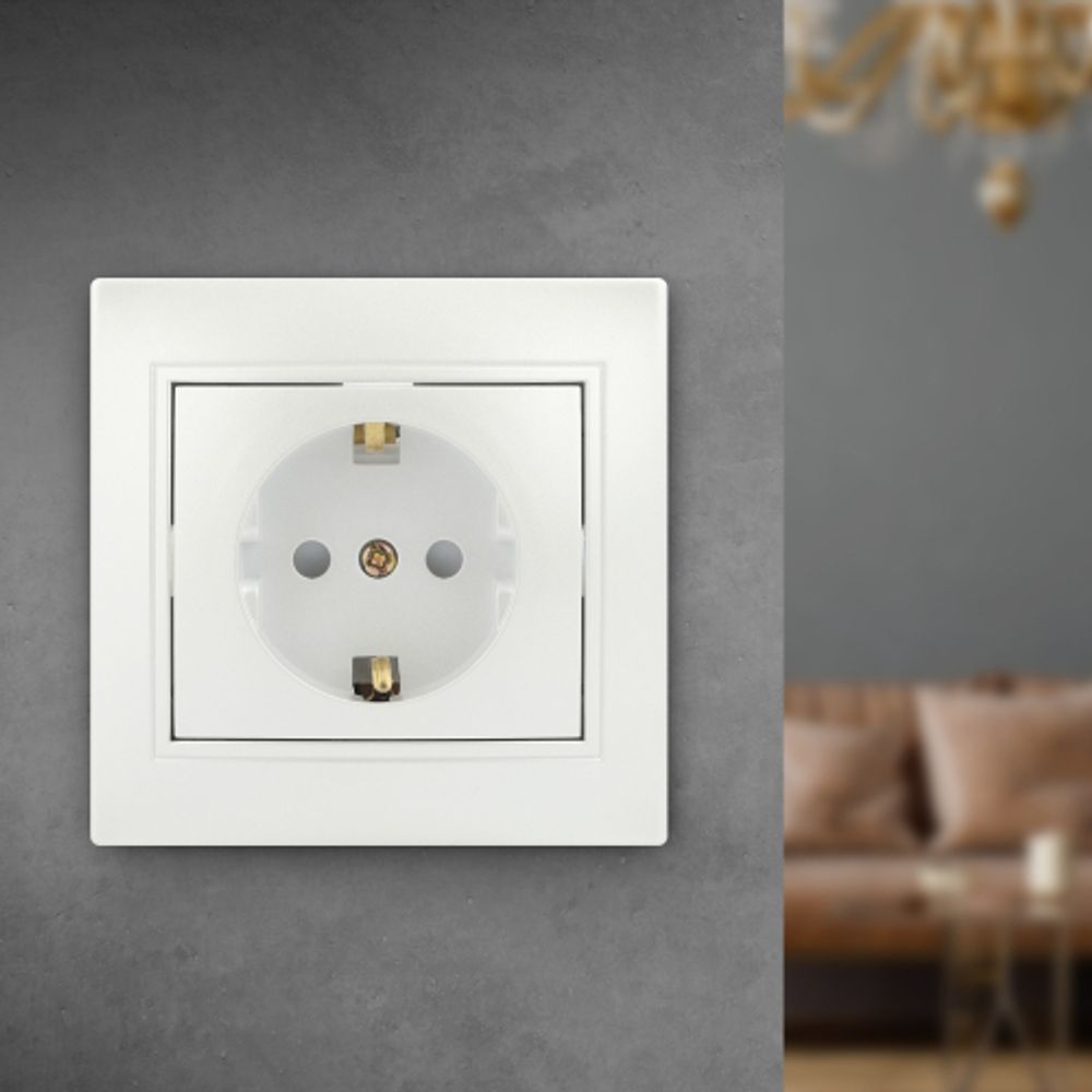 Розетка Intro Plano 1-206-06 с заземлением 2P+E Schuko со шторками, 16А-250В, IP20, СУ, перламутр | Intro Plano