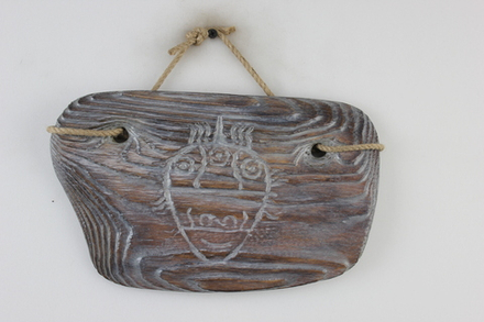 Этнический сувенир с петроглифом