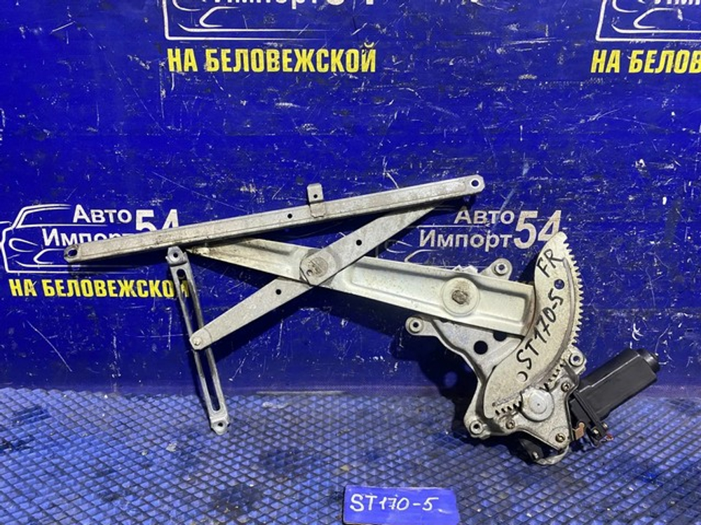 Стеклоподъемник передний правый TOYOTA CARINA 1991
