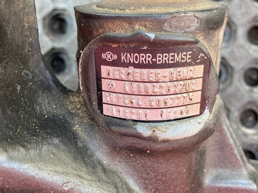 Суппорт задний левый 2018г.