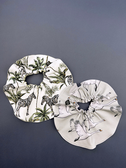 Нагрудник сет из 2х LooJoo Журавли / Серый шелк и Зебры / Шалфей