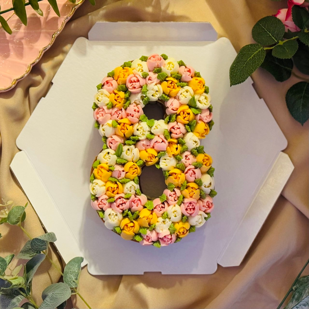 Торт "Цифра 8" – весеннее вдохновение к 8 Марта