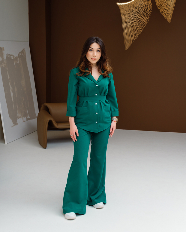 Костюм , цвет изумруд , рубашка и брюки клеш