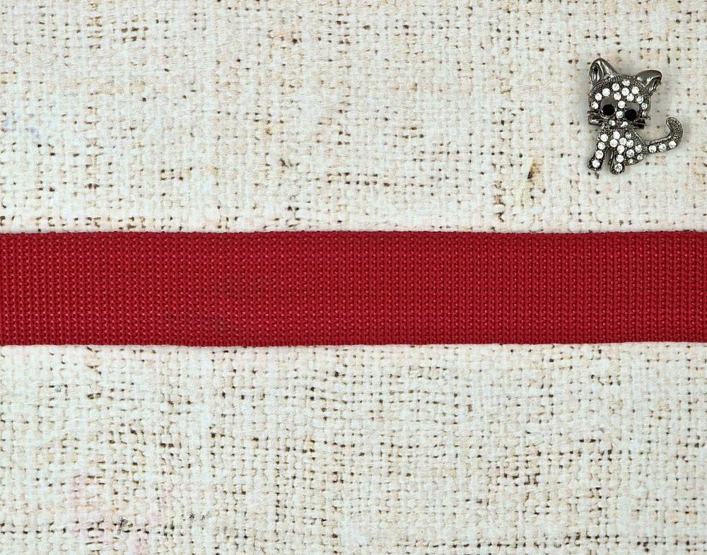 Лента ременная стропа, 14 гр/м, ш. 2,5 см, красный