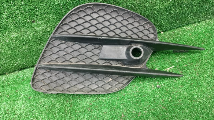 Решетка переднего бампера правая Mercedes GLC X253 (2015-2019) AMG