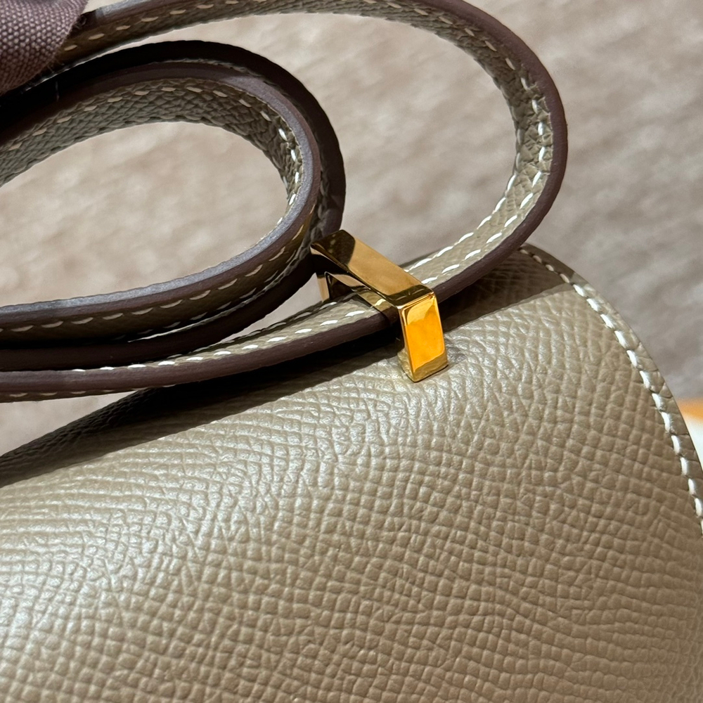 Hermes Constance 18