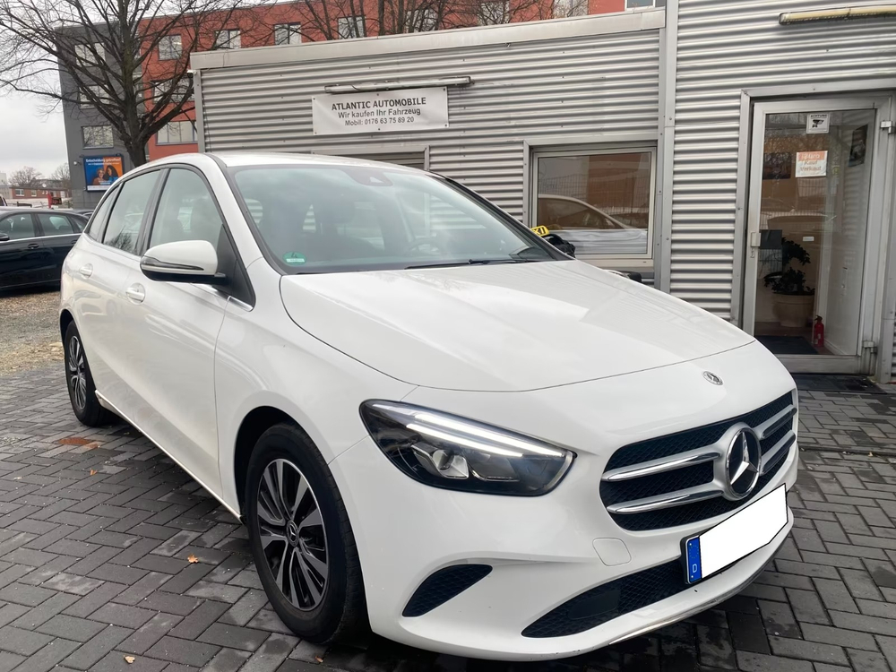 Mercedes-Benz B 180