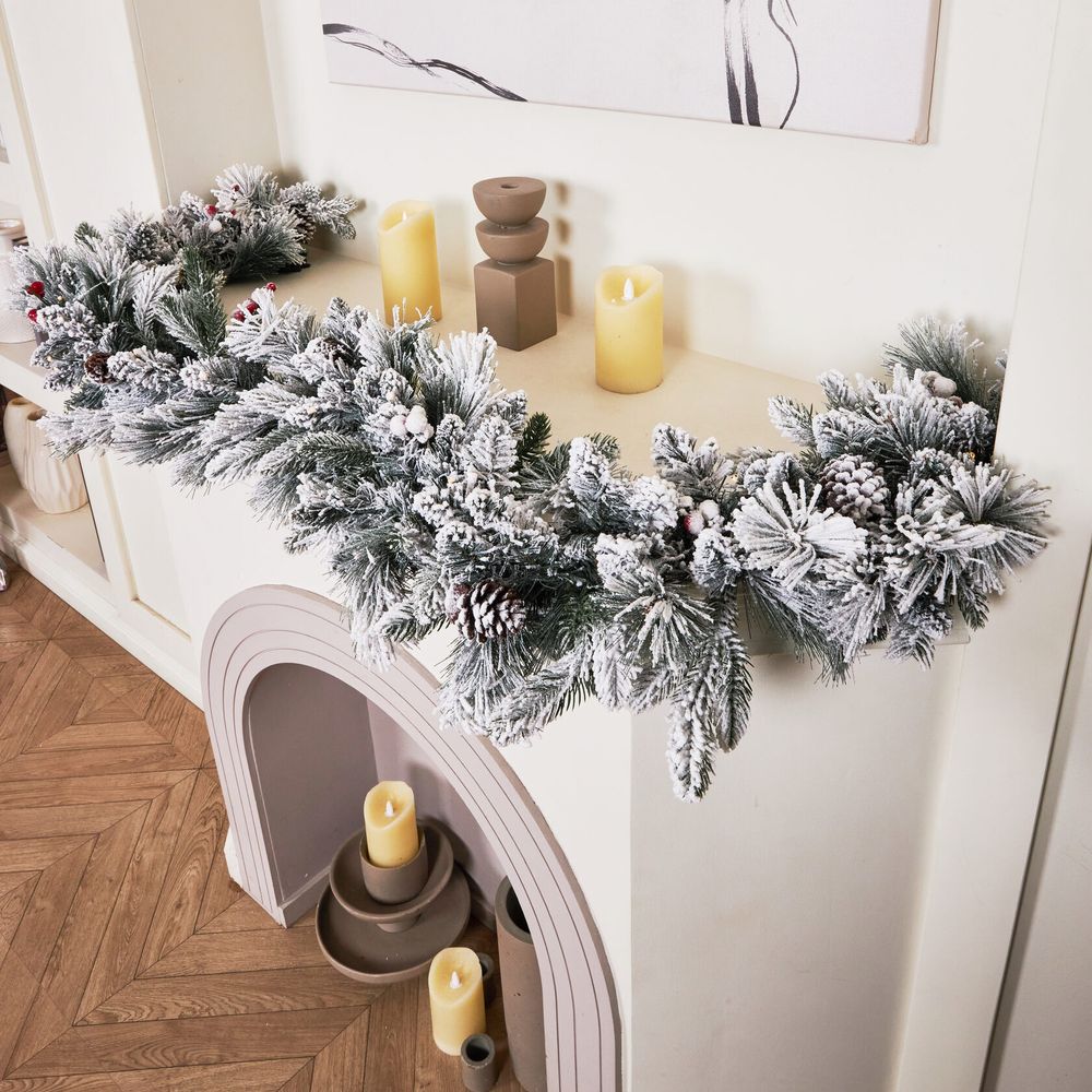 Хвойная гирлянда заснеженная "Glace" литая+пвх