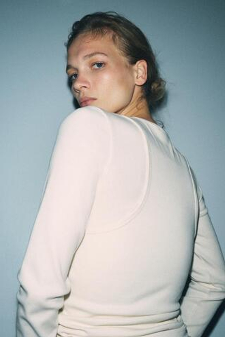 ZARA ФУТБОЛКА С ДВОЙНОЙ ВЫШИВКОЙ, ЭКРЮ