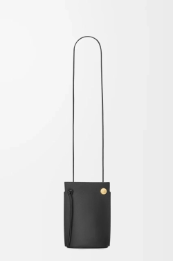 Loewe Сумка-мешок Pebble Dice из классической телячьей кожи, черный