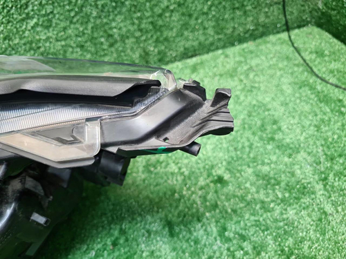 Фара правая Toyota RAV4 5 XA50 (2018-н.в.) LED