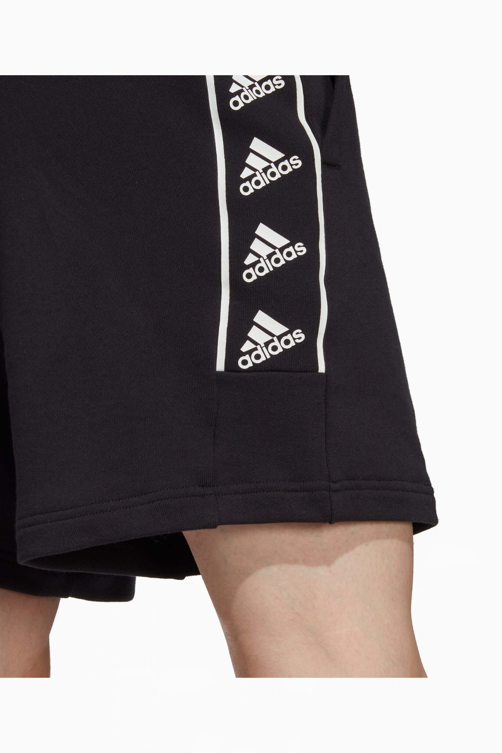 Шорты adidas Brandlove